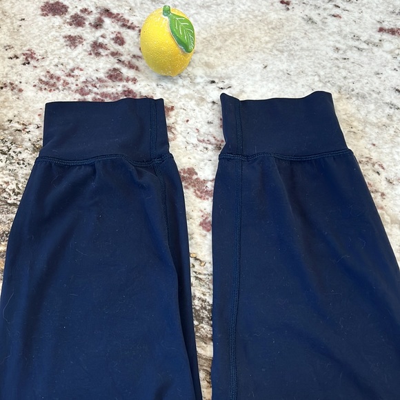 Lululemon Sz 2 Align Jogger Crop *23" in True Navy Nulu Material Size 2 - Picture 11 of 15